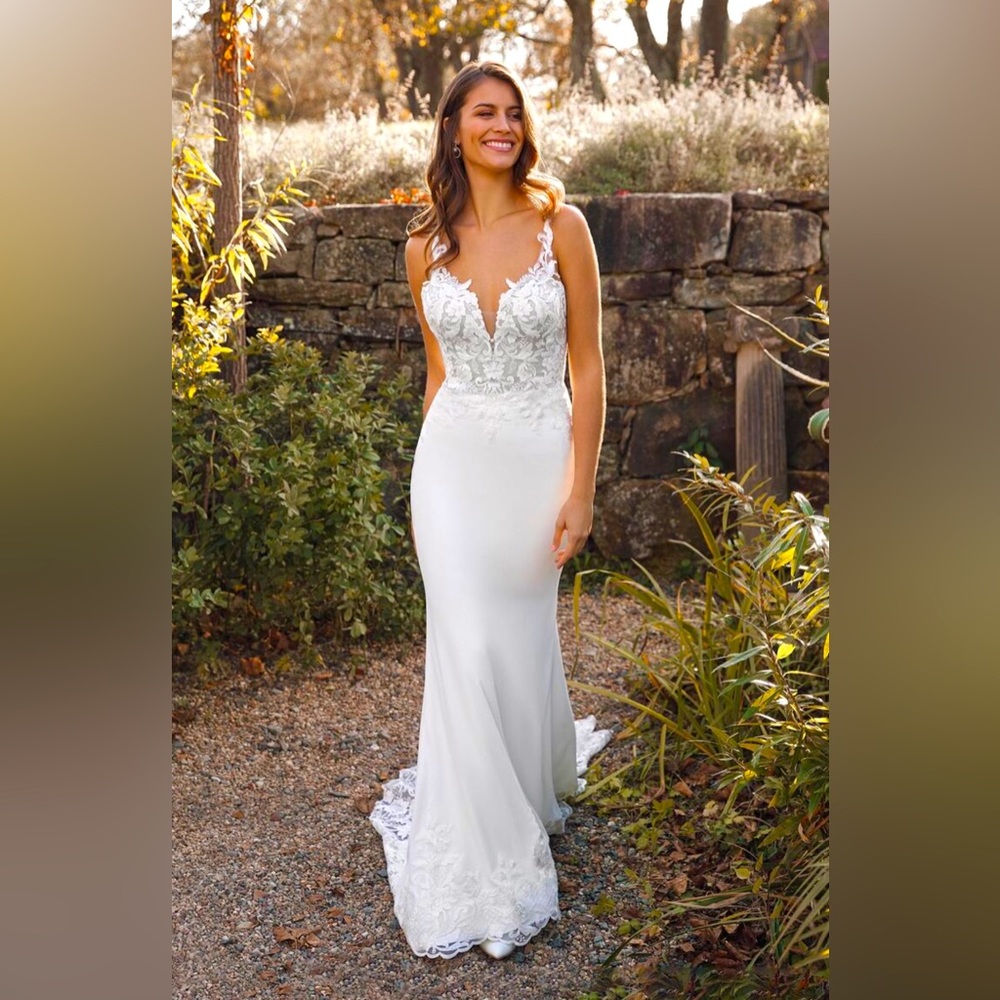 Brand New, Unaltered, Justin Alexander Wedding Dress 88153.